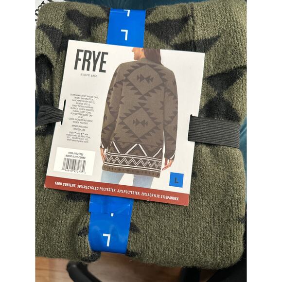 Frye Women’s Cozy Aztec Western Cardigan size L New Green Black geometrical - Picture 7 of 7